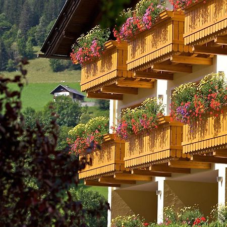 Family&Sporthotel Kärntnerhof Bad Kleinkirchheim Exteriör bild