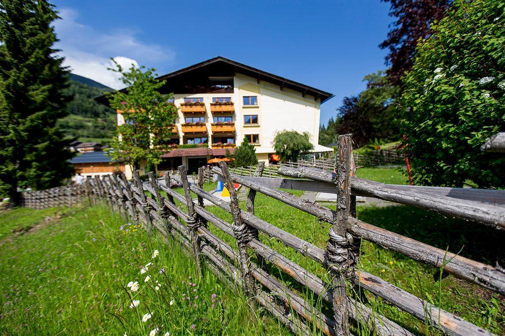 Family&Sporthotel Kärntnerhof Bad Kleinkirchheim Exteriör bild