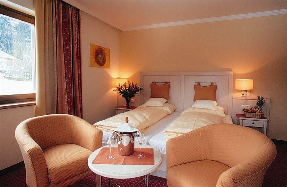 Family&Sporthotel Kärntnerhof Bad Kleinkirchheim Exteriör bild